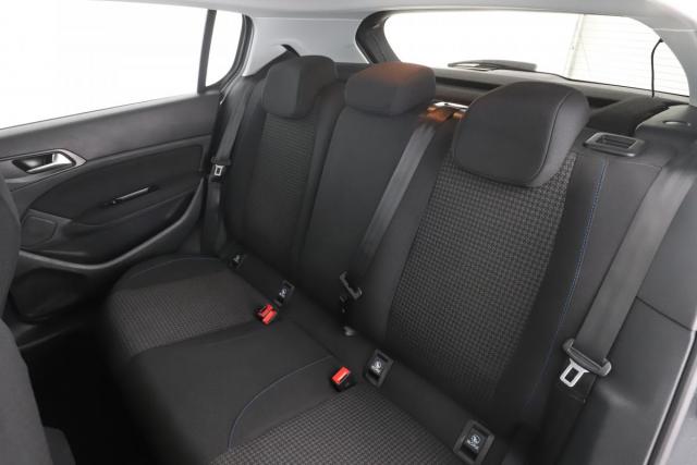 Peugeot 308 image 1
