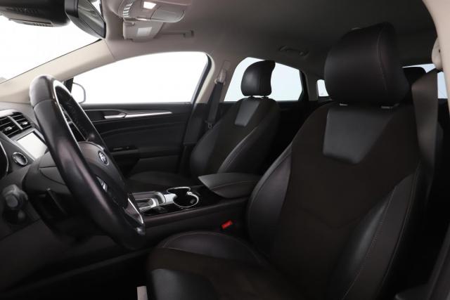 Ford Mondeo image 5