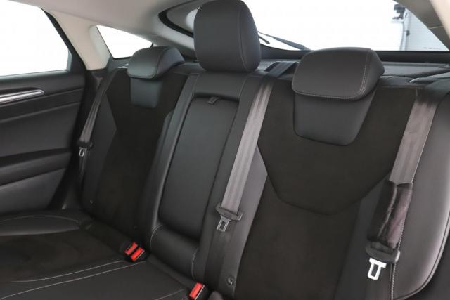 Ford Mondeo image 8