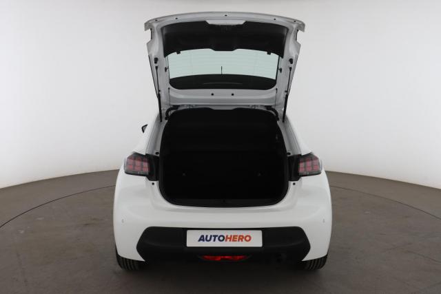 Peugeot 208 image 1