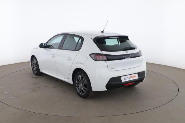 Peugeot 208 image 9