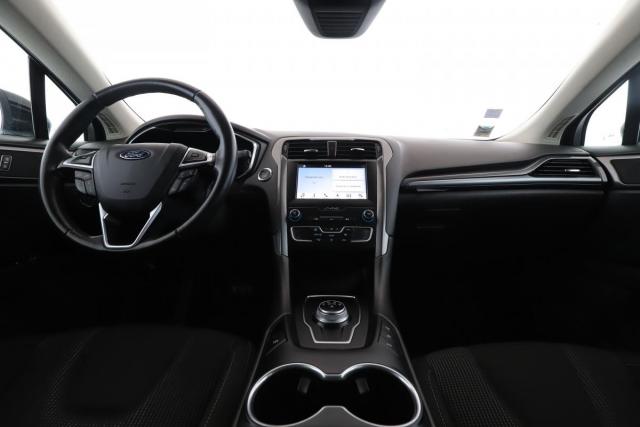 Ford Mondeo image 1