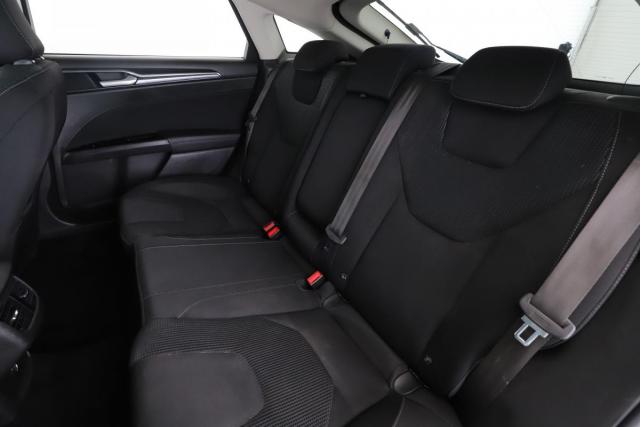 Ford Mondeo image 7