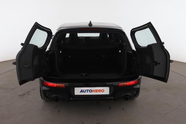 Mini Clubman image 2