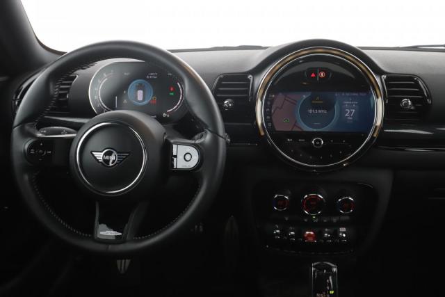 Mini Clubman image 5