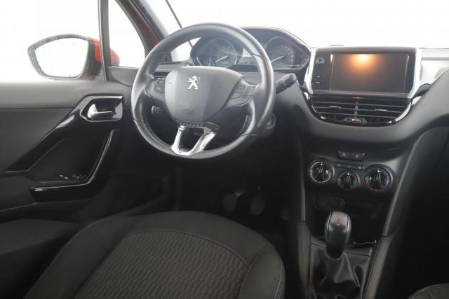 Peugeot 208 image 6