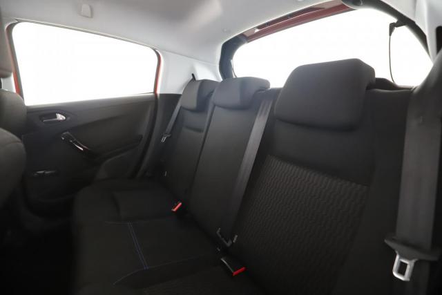 Peugeot 208 image 2