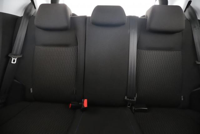 Peugeot 208 image 3