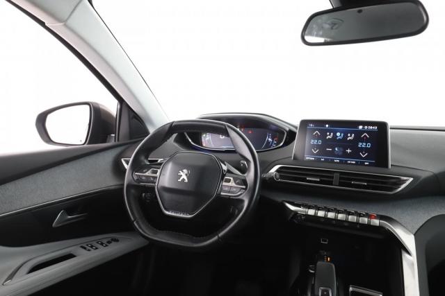 Peugeot 3008 image 2