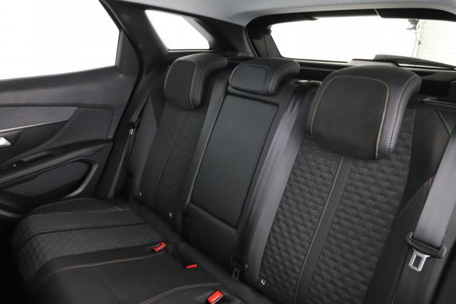 Peugeot 3008 image 3