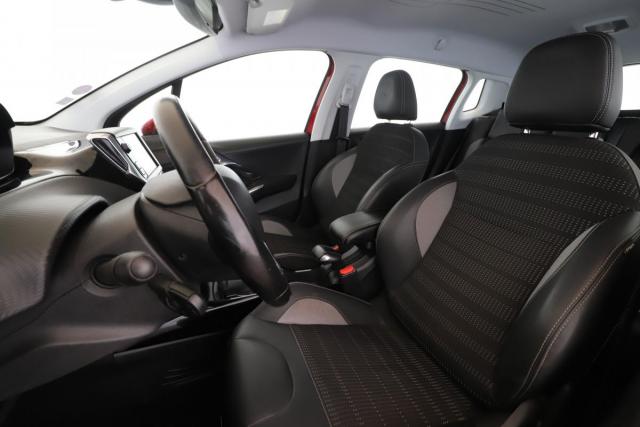 Peugeot 2008 image 5