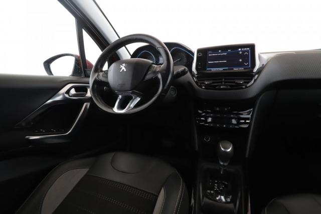 Peugeot 2008 image 8