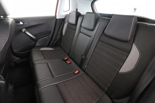 Peugeot 2008 image 1