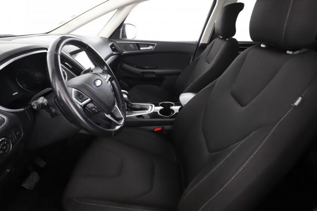 Ford S-Max image 1