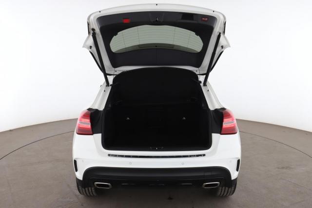 Mercedes Benz Gla image 1
