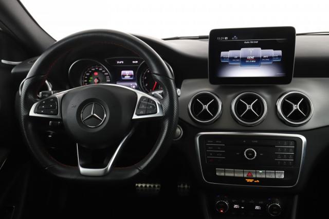Mercedes Benz Gla image 2