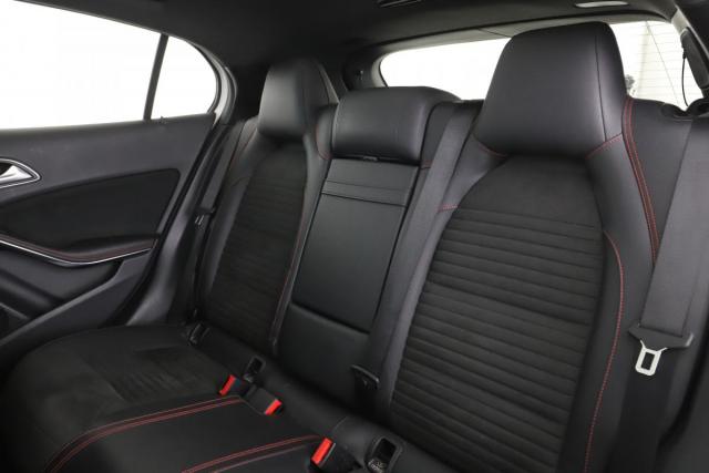 Mercedes Benz Gla image 6