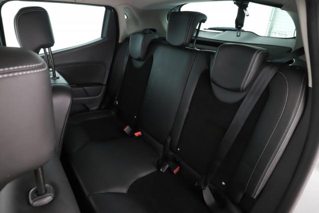 Renault Clio image 9