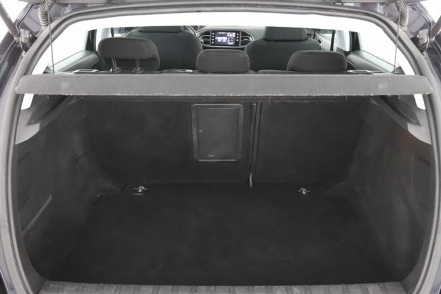 Peugeot 308 image 2