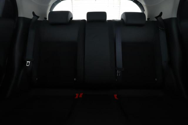 Nissan Juke image 9