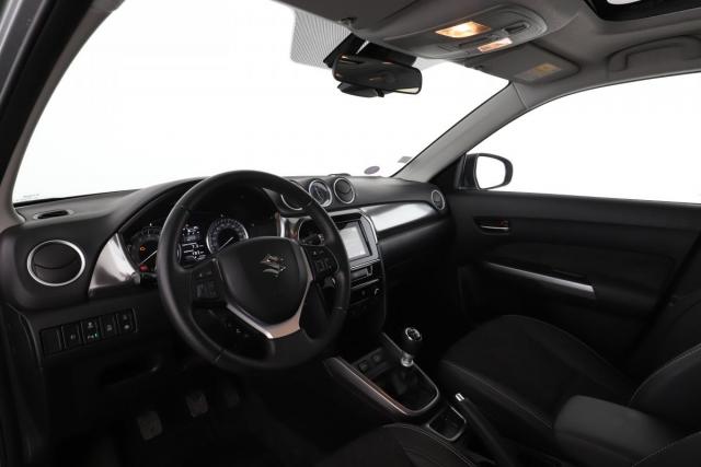 Suzuki Vitara image 8