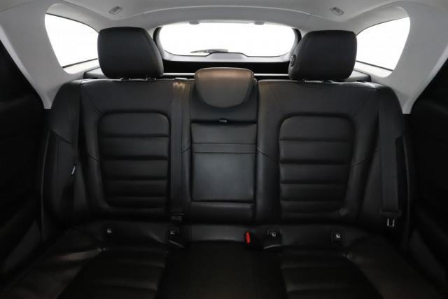 Renault Talisman Estate image 3