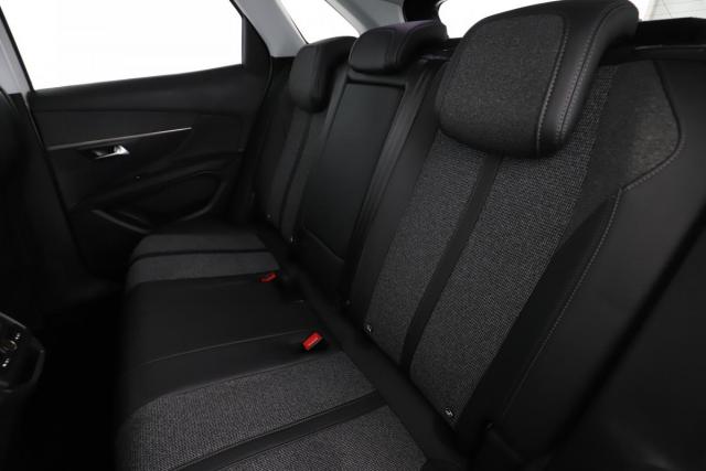 Peugeot 3008 image 2