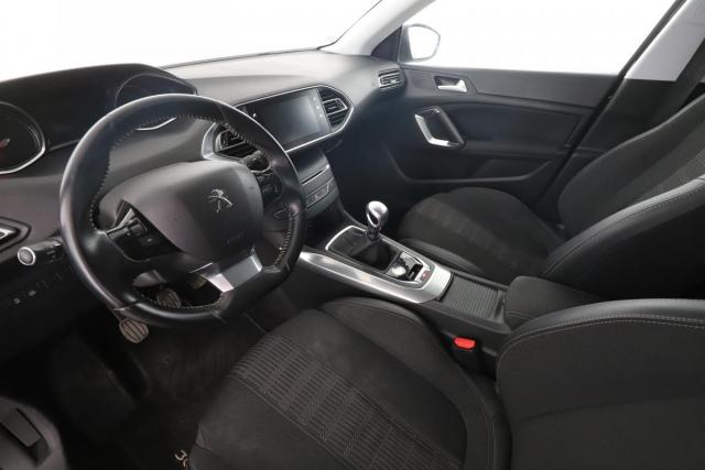Peugeot 308 image 1