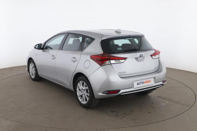 Toyota Auris image 2