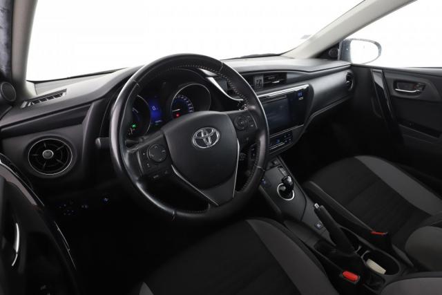 Toyota Auris image 6
