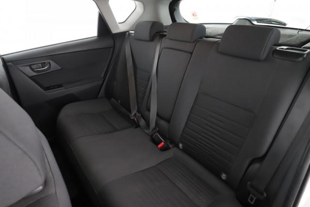 Toyota Auris image 8