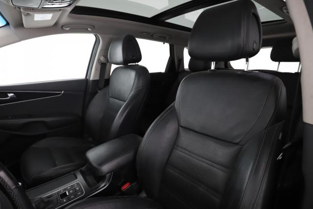Kia Sorento image 5