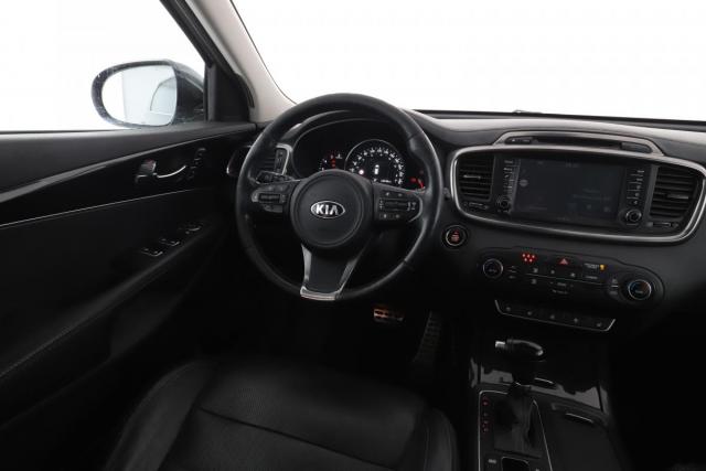 Kia Sorento image 9
