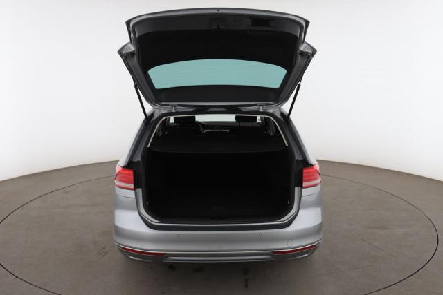 Volkswagen Passat Sw image 1