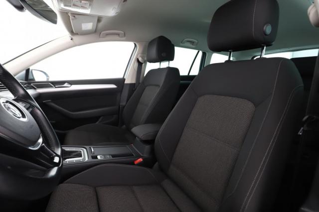 Volkswagen Passat Sw image 9