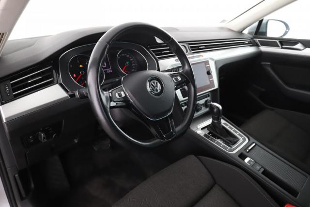 Volkswagen Passat Sw image 6