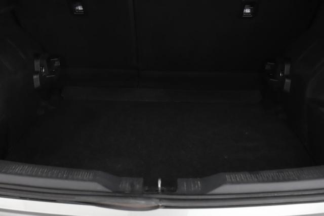 Toyota Auris image 1