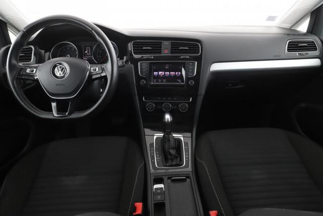 Volkswagen Golf image 6