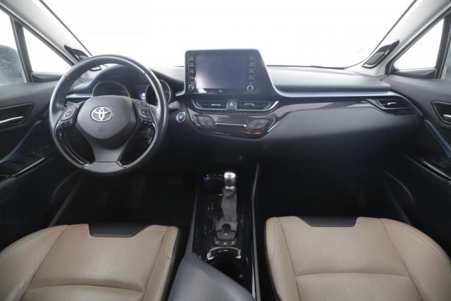 Toyota C-Hr image 2