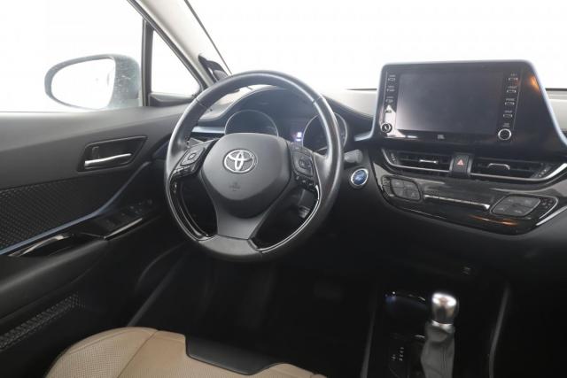 Toyota C-Hr image 6