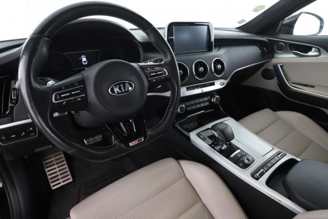 Kia Stinger image 6
