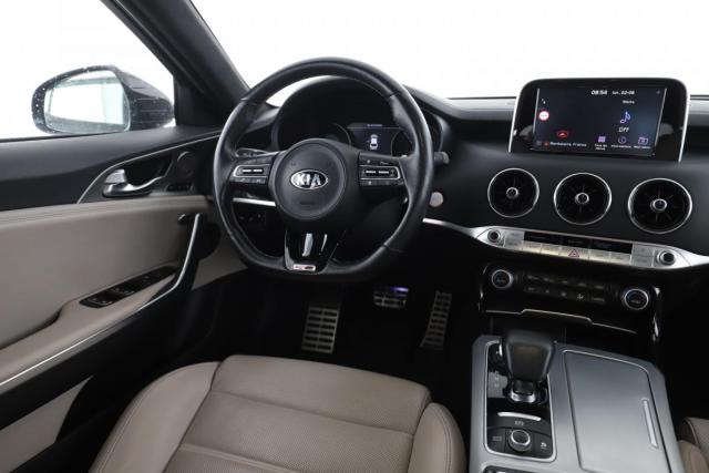 Kia Stinger image 2