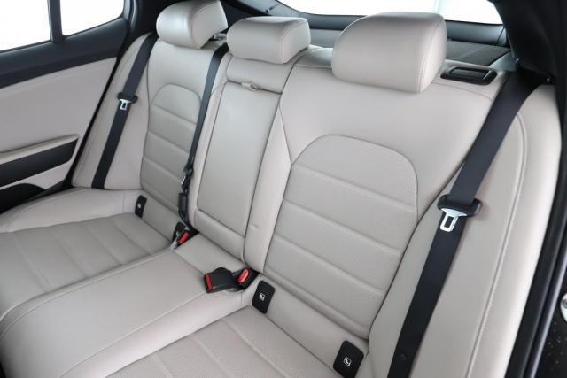 Kia Stinger image 9