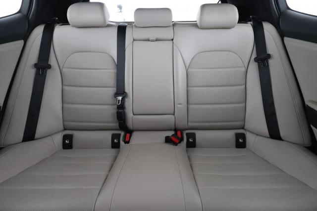Kia Stinger image 1