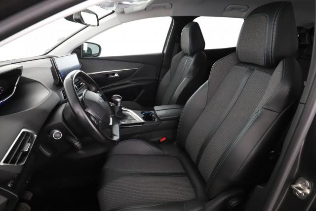 Peugeot 3008 image 1