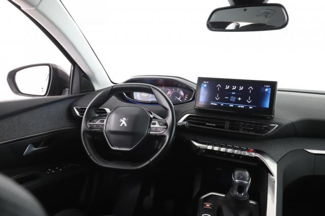Peugeot 3008 image 2