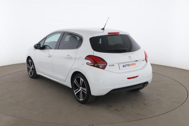 Peugeot 208 image 1
