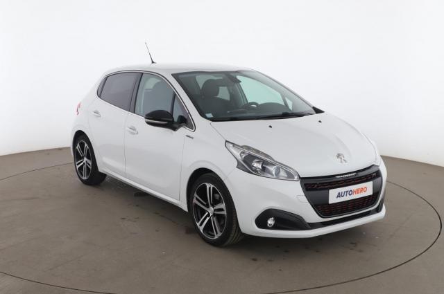 Peugeot 208 image 8