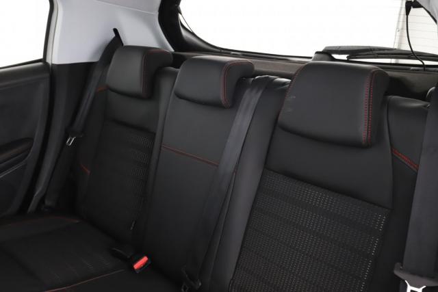 Peugeot 208 image 6