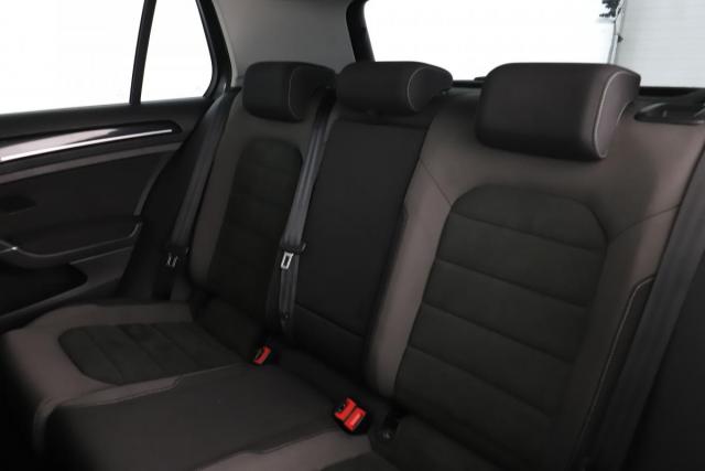 Volkswagen Golf image 1
